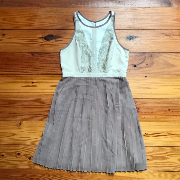 Minuet Cream Beige Pleated Lace A-Line Dress, EUC, M - Picture 3 of 15